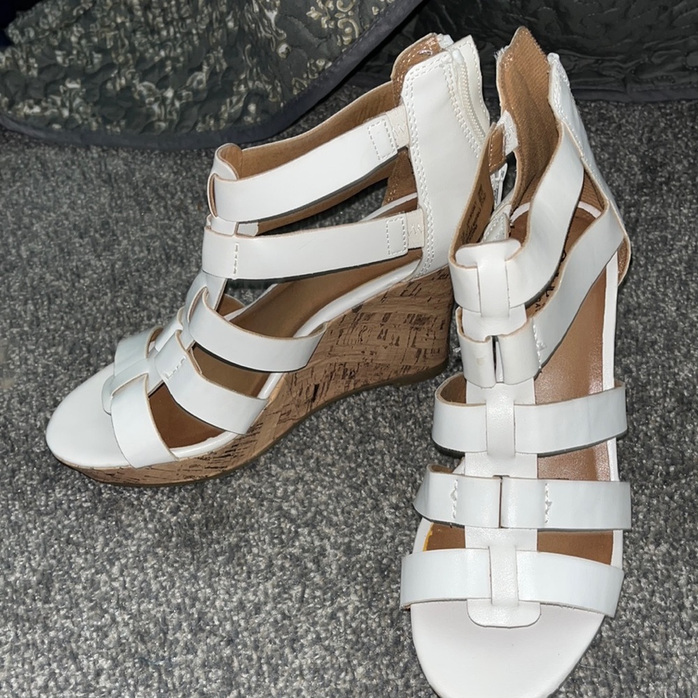 a.n.a. white wedges